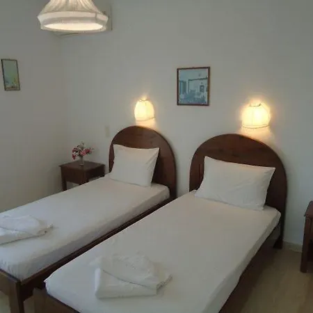 Bruskos Hotell 3*