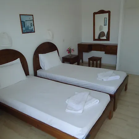 Bruskos Hotell 3*